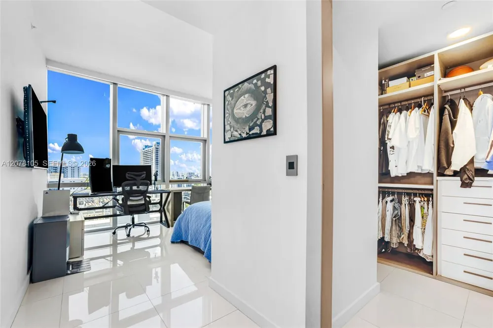 851 NE 1st Ave #1408 Miami, FL 33132