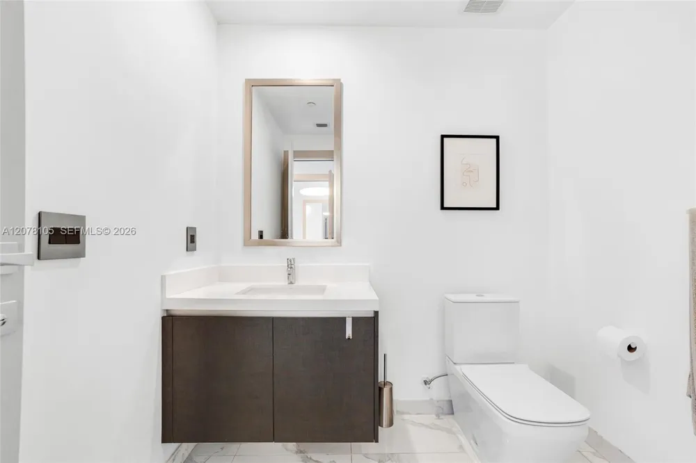 851 NE 1st Ave #1408 Miami, FL 33132
