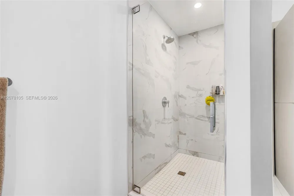 851 NE 1st Ave #1408 Miami, FL 33132
