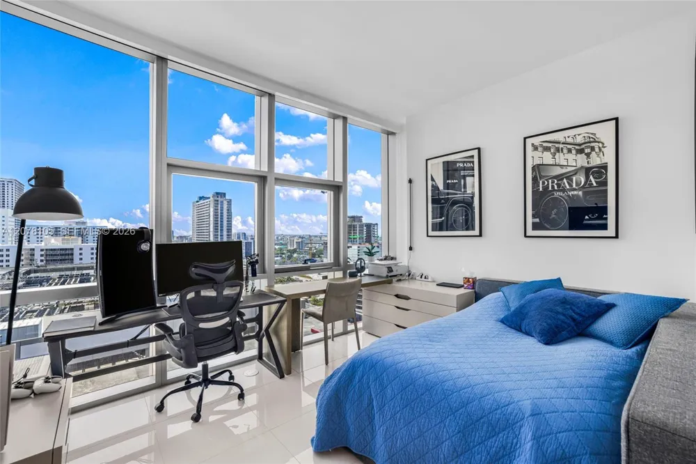 851 NE 1st Ave #1408 Miami, FL 33132