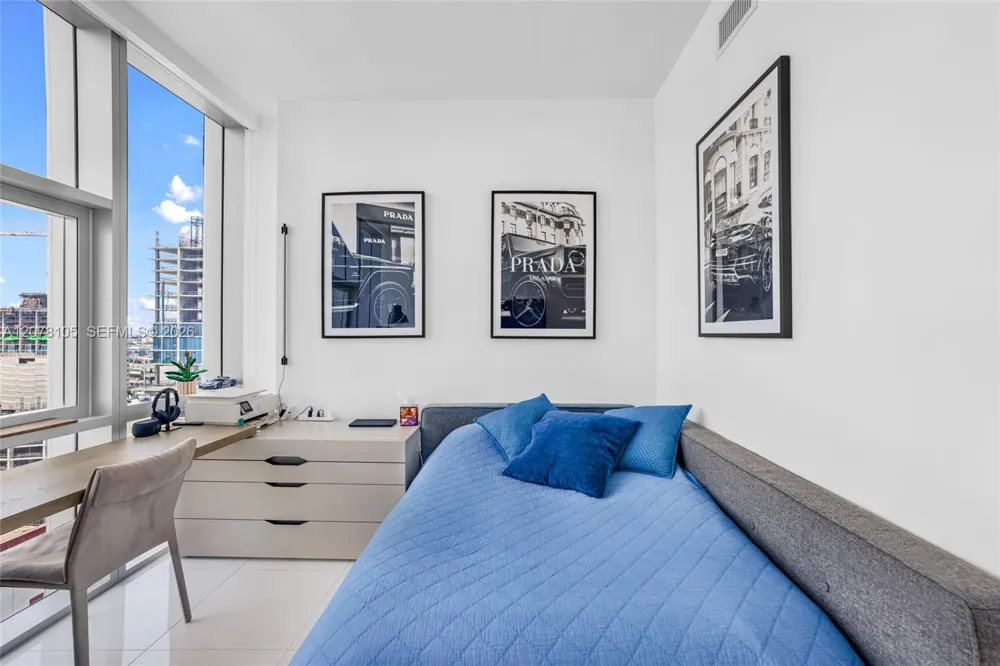 851 NE 1st Ave #1408 Miami, FL 33132