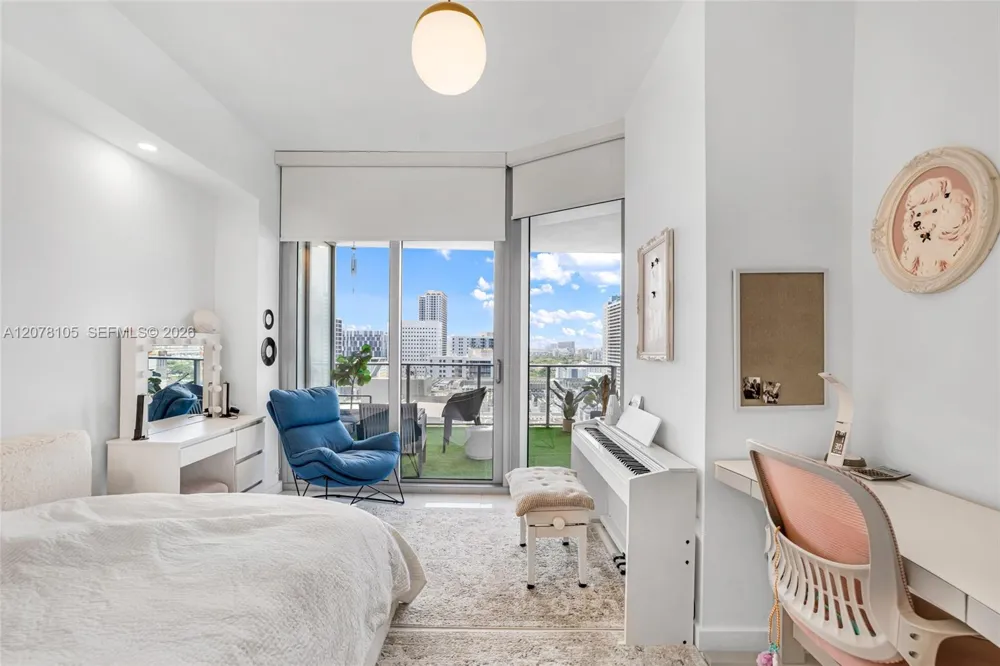 851 NE 1st Ave #1408 Miami, FL 33132