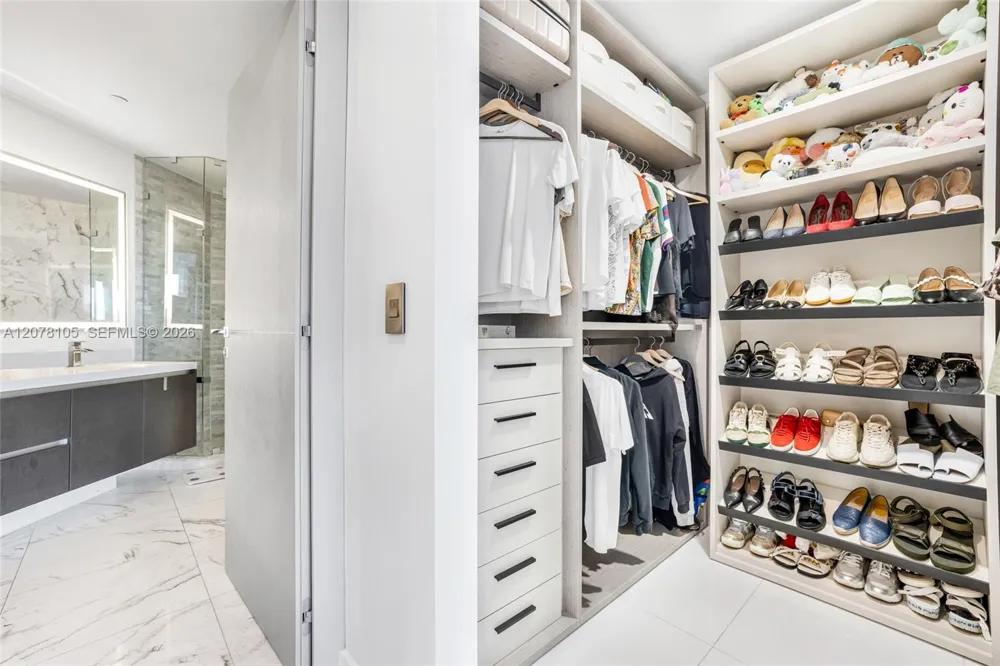851 NE 1st Ave #1408 Miami, FL 33132