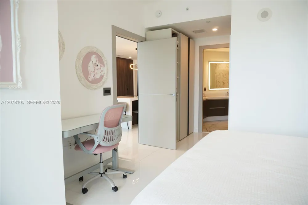 851 NE 1st Ave #1408 Miami, FL 33132