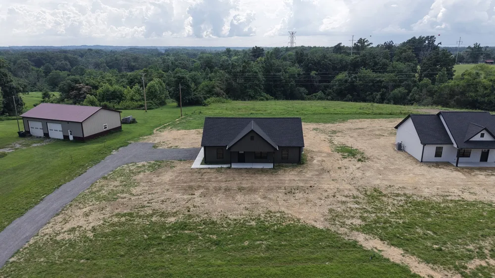4649 Scottsville Rd Lafayette, TN 37083