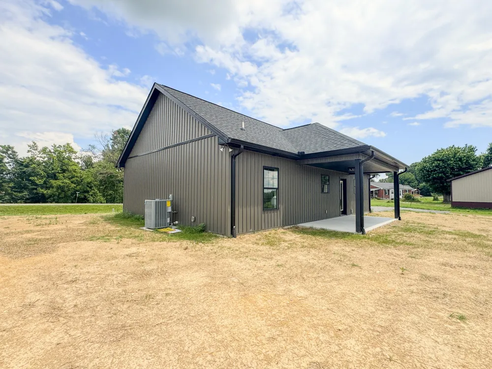 4649 Scottsville Rd Lafayette, TN 37083
