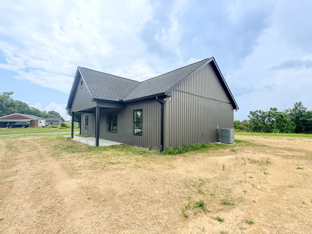 4649 Scottsville Rd Lafayette, TN 37083