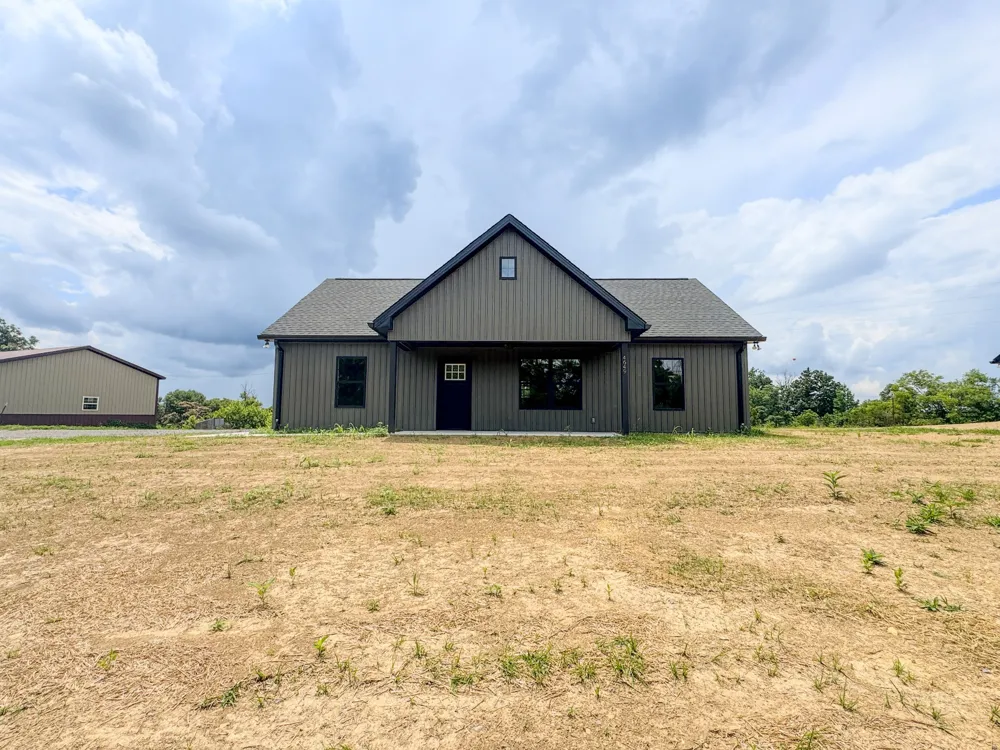 4649 Scottsville Rd Lafayette, TN 37083