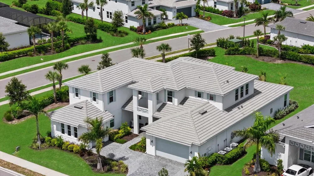 8129 NEVIS RUN Lakewood Ranch, FL 34202