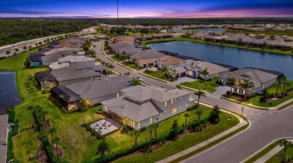 8129 NEVIS RUN Lakewood Ranch, FL 34202