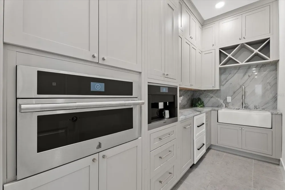 8129 NEVIS RUN Lakewood Ranch, FL 34202