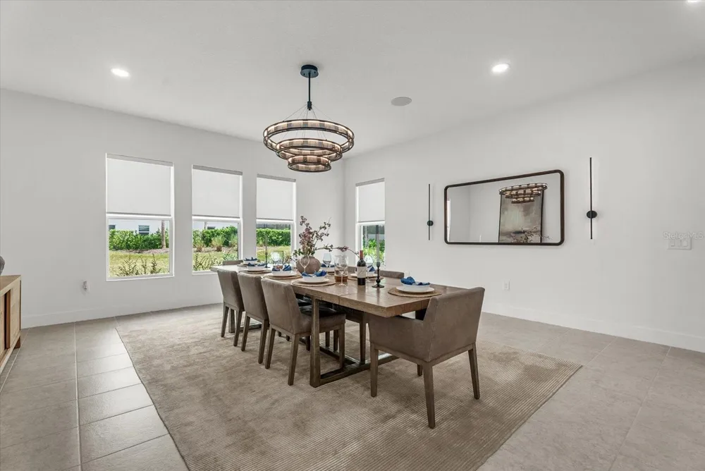 8129 NEVIS RUN Lakewood Ranch, FL 34202