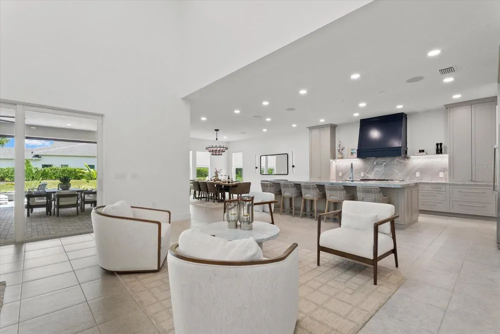 8129 NEVIS RUN Lakewood Ranch, FL 34202