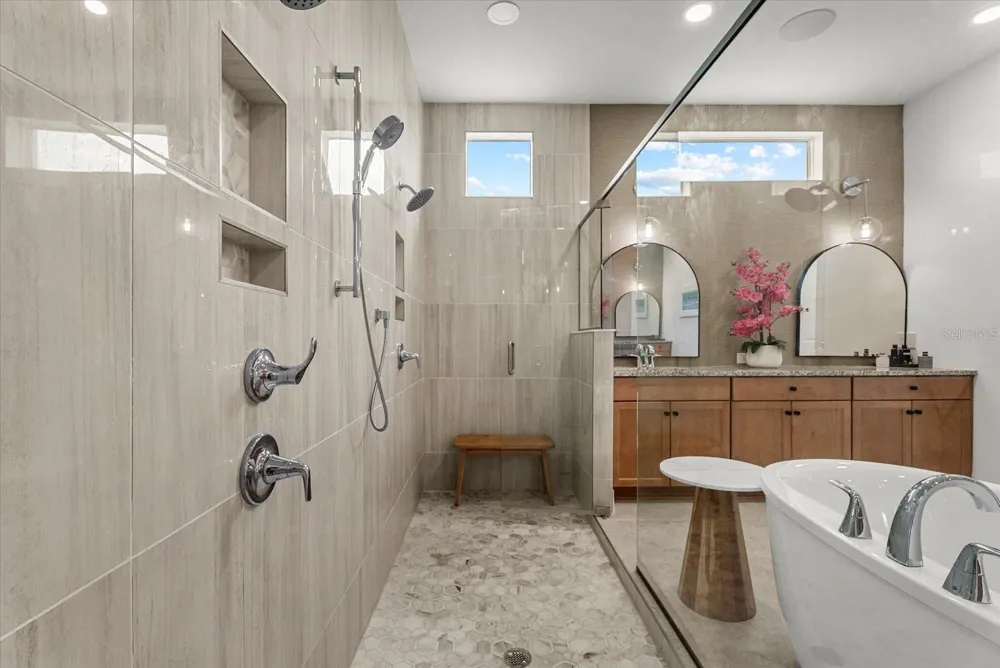8129 NEVIS RUN Lakewood Ranch, FL 34202