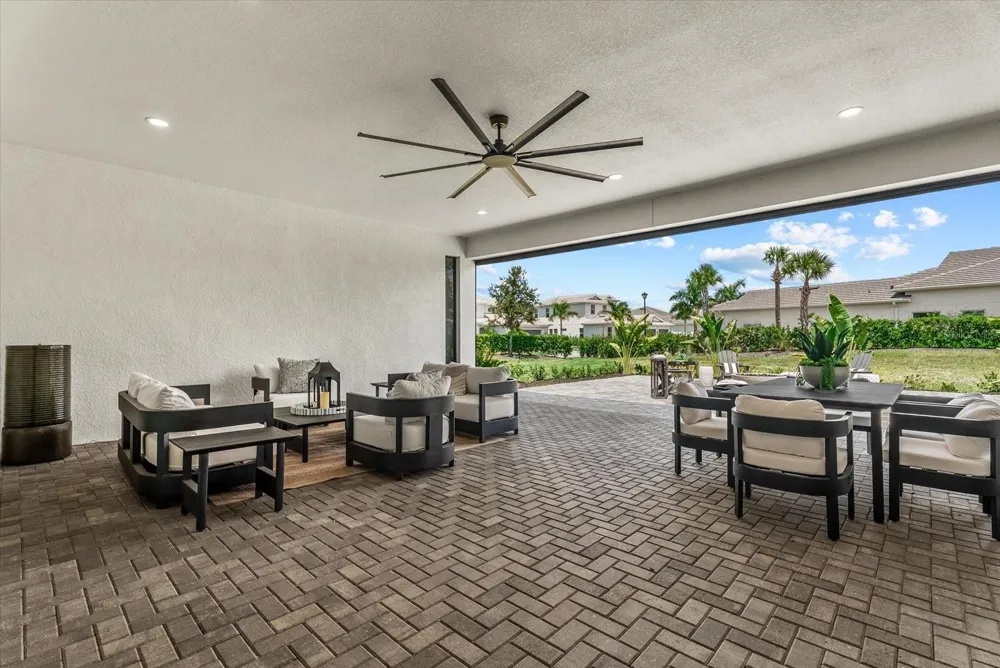 8129 NEVIS RUN Lakewood Ranch, FL 34202