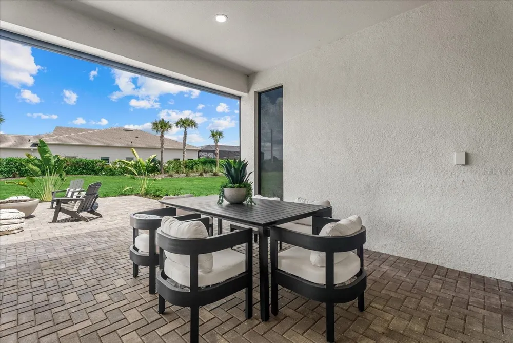 8129 NEVIS RUN Lakewood Ranch, FL 34202