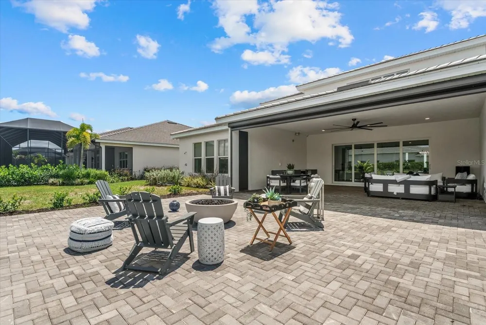 8129 NEVIS RUN Lakewood Ranch, FL 34202