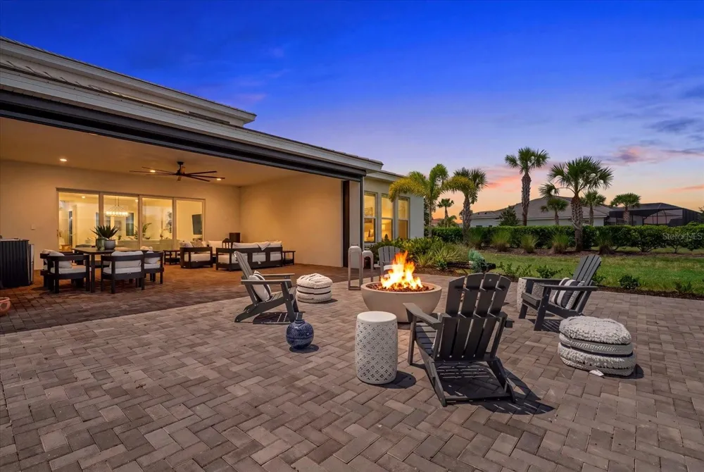 8129 NEVIS RUN Lakewood Ranch, FL 34202