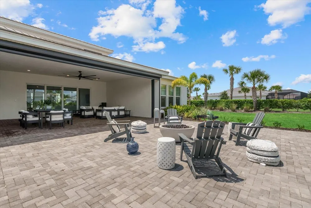 8129 NEVIS RUN Lakewood Ranch, FL 34202