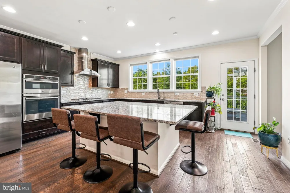 21521 WILLOW BREEZE SQUARE Ashburn, VA 20147