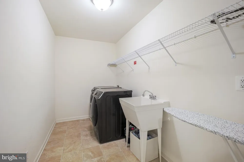 21521 WILLOW BREEZE SQUARE Ashburn, VA 20147