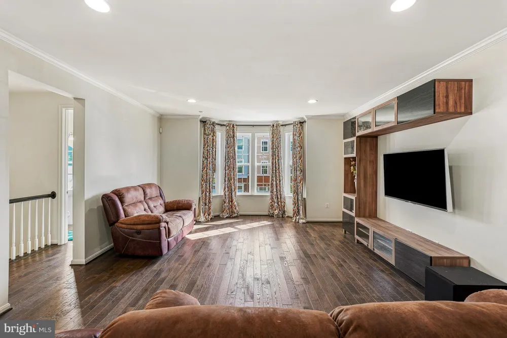21521 WILLOW BREEZE SQUARE Ashburn, VA 20147