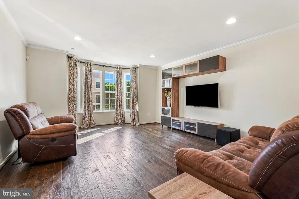21521 WILLOW BREEZE SQUARE Ashburn, VA 20147