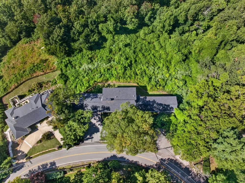 424 W Brow Road Lookout Mountain, TN 37350