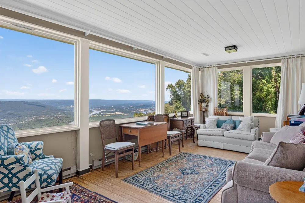 424 W Brow Road Lookout Mountain, TN 37350