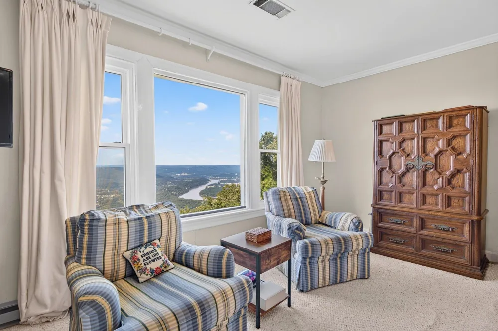 424 W Brow Road Lookout Mountain, TN 37350