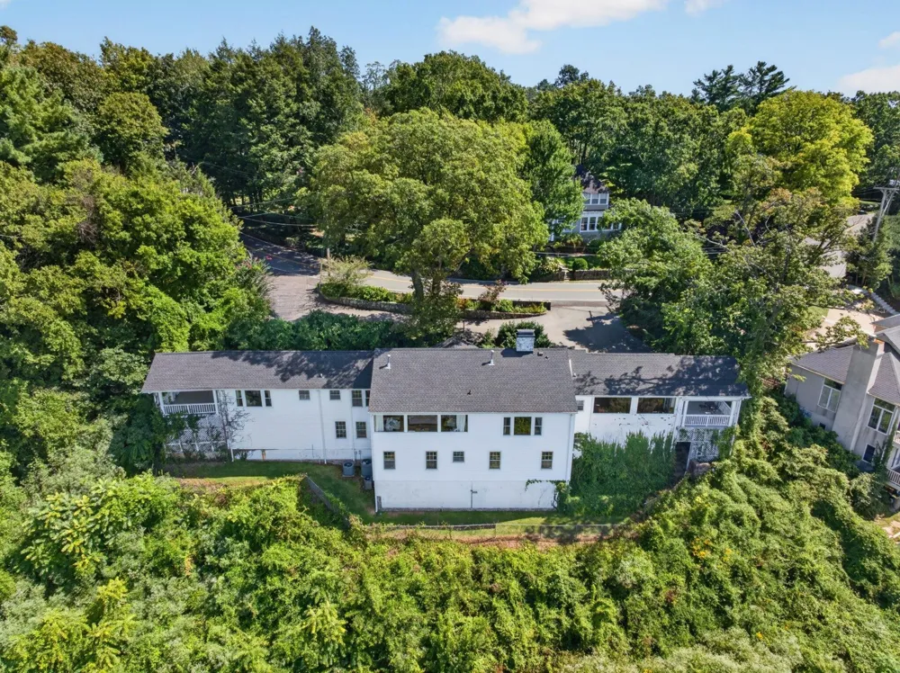 424 W Brow Road Lookout Mountain, TN 37350
