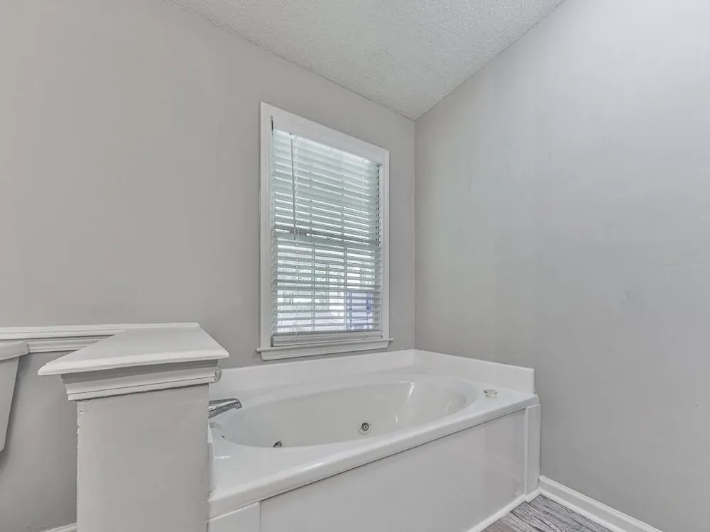 650 Radford Circle Woodstock, GA 30188