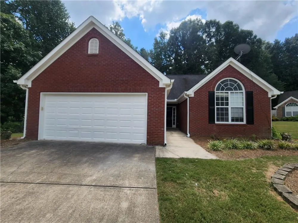 180 Brookestone Point Fayetteville, GA 30215