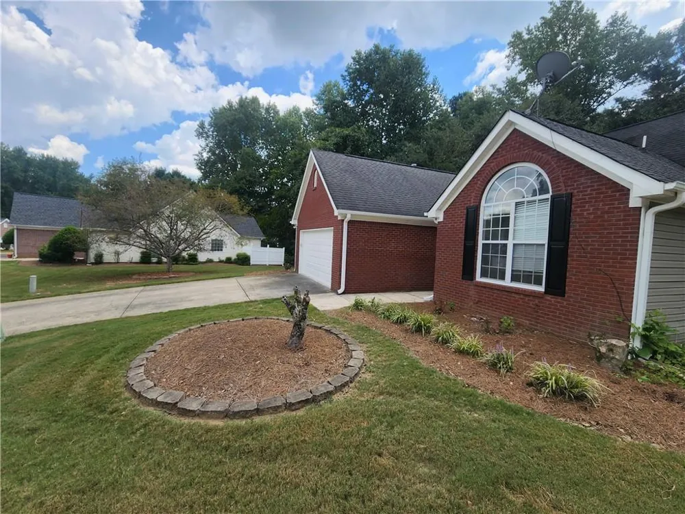 180 Brookestone Point Fayetteville, GA 30215