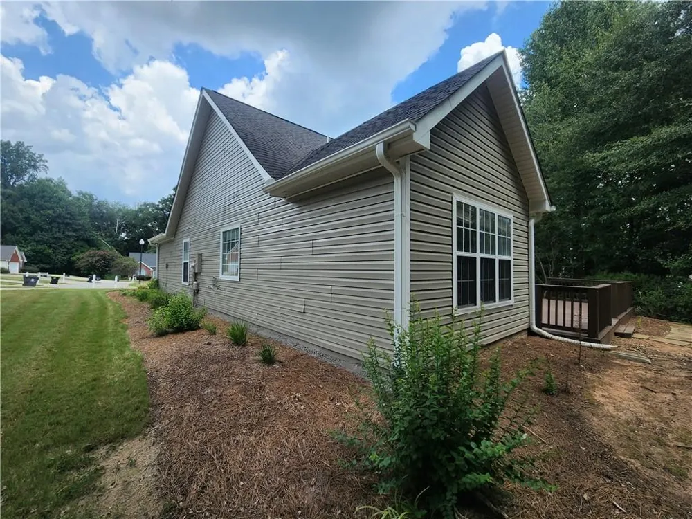 180 Brookestone Point Fayetteville, GA 30215