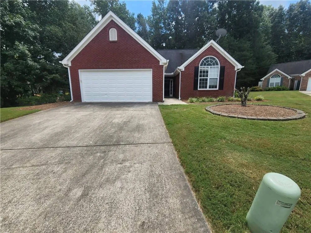 180 Brookestone Point Fayetteville, GA 30215