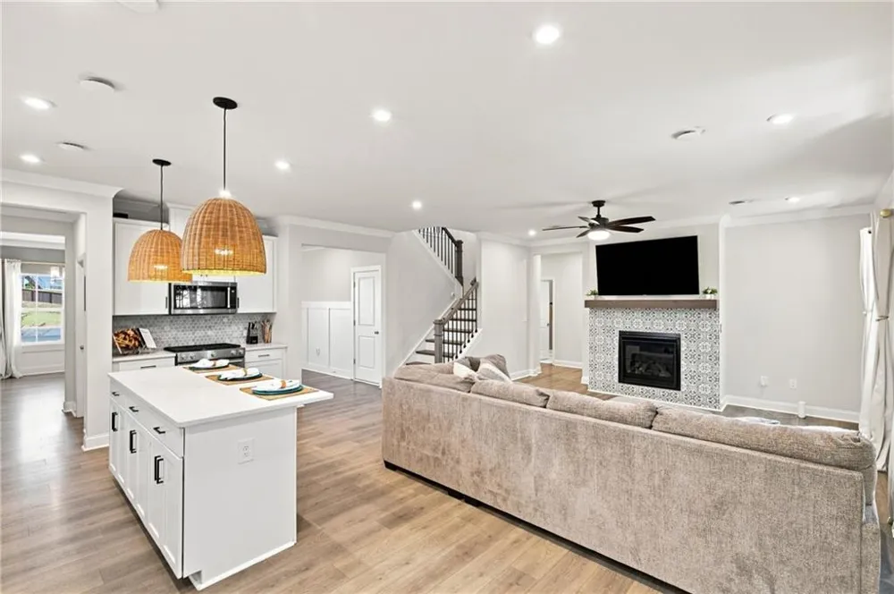 136 Ledgemont Way Acworth, GA 30101