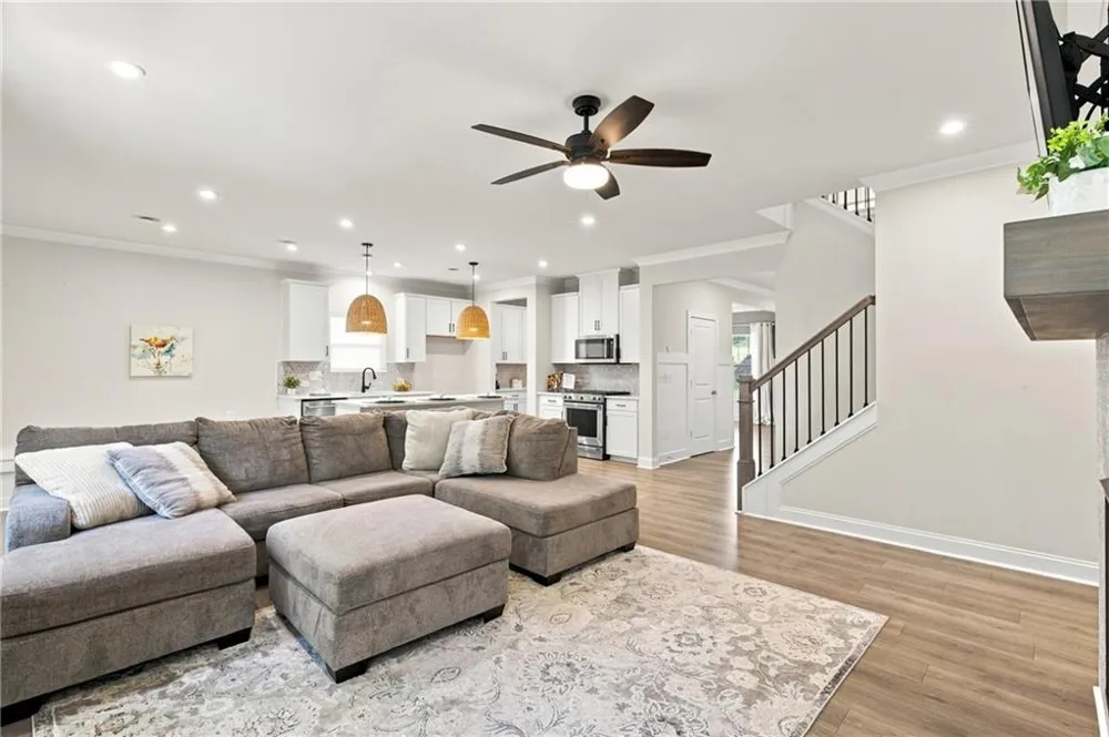 136 Ledgemont Way Acworth, GA 30101