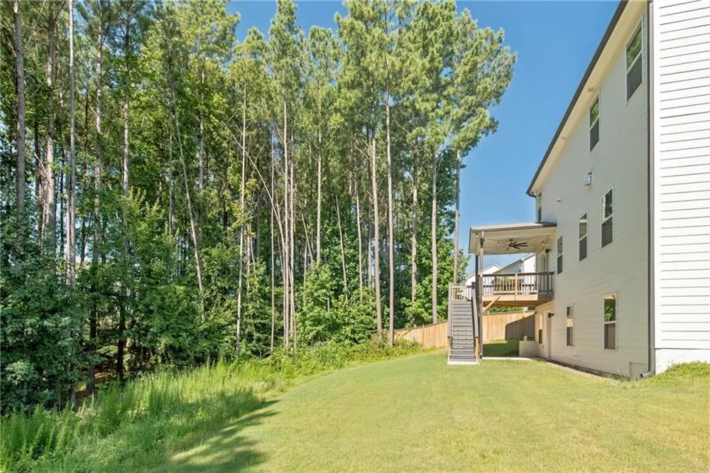 136 Ledgemont Way Acworth, GA 30101