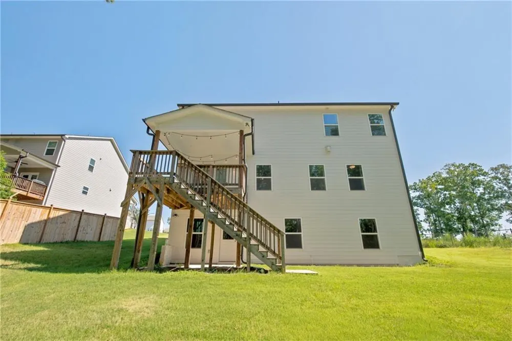 136 Ledgemont Way Acworth, GA 30101