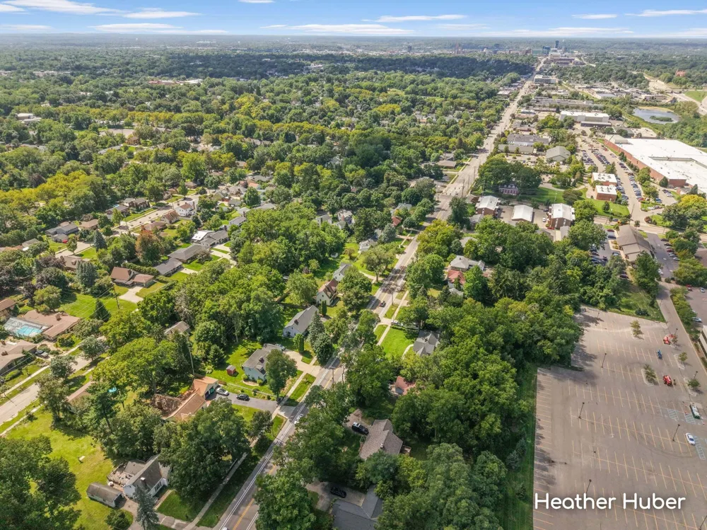 1860 Michigan Street NE Grand Rapids, MI 49503