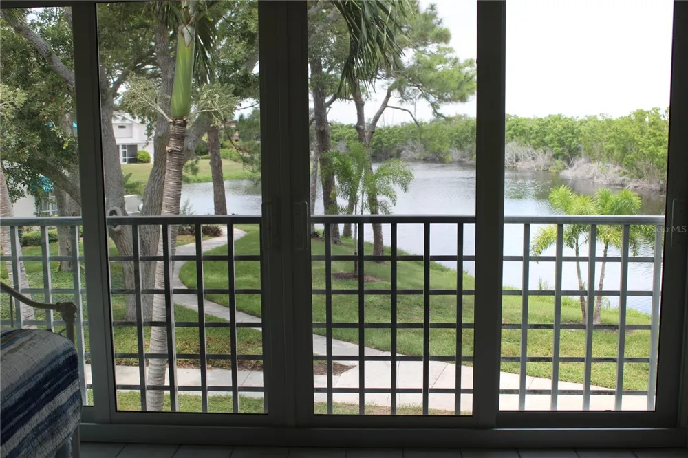 327 108TH STREET W #327 Bradenton, FL 34209