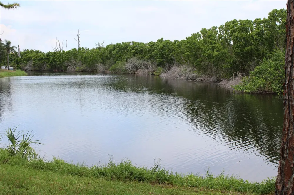 327 108TH STREET W #327 Bradenton, FL 34209