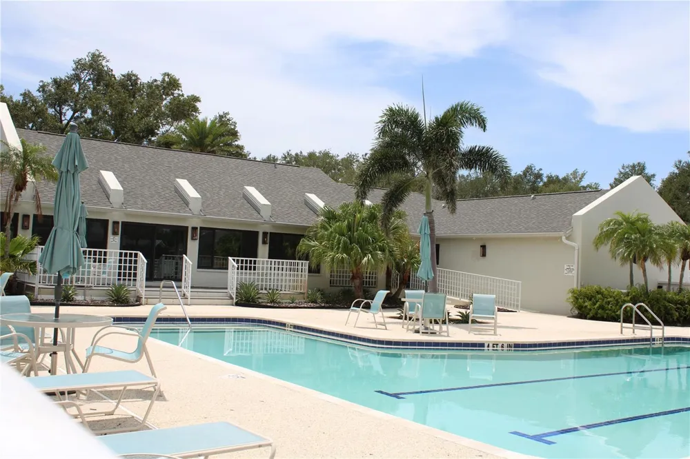 327 108TH STREET W #327 Bradenton, FL 34209
