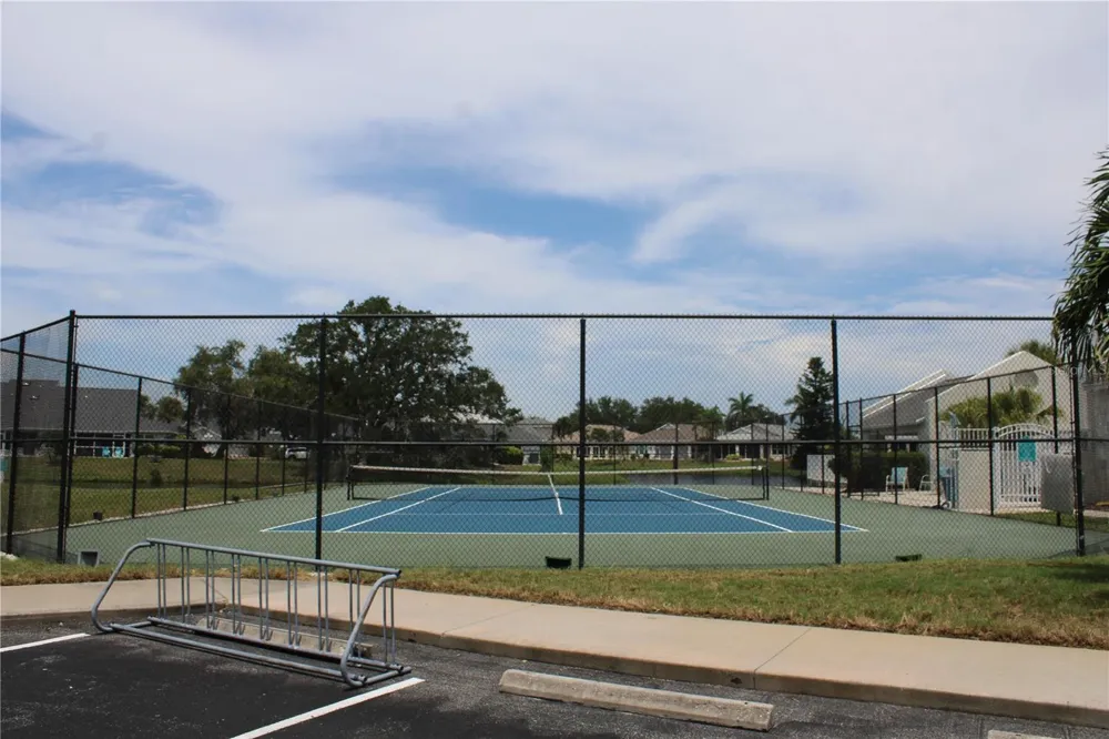 327 108TH STREET W #327 Bradenton, FL 34209