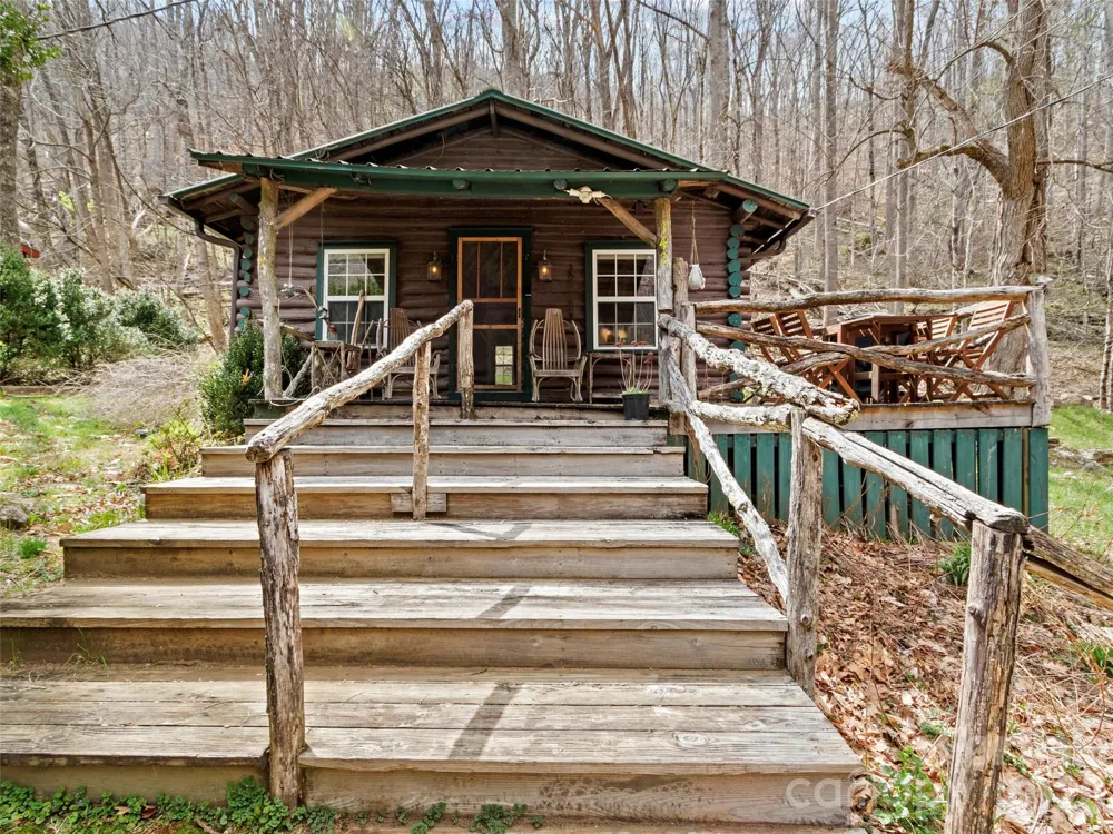 142 Cold Spring Road Burnsville, NC 28714