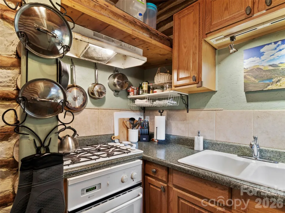 142 Cold Spring Road Burnsville, NC 28714