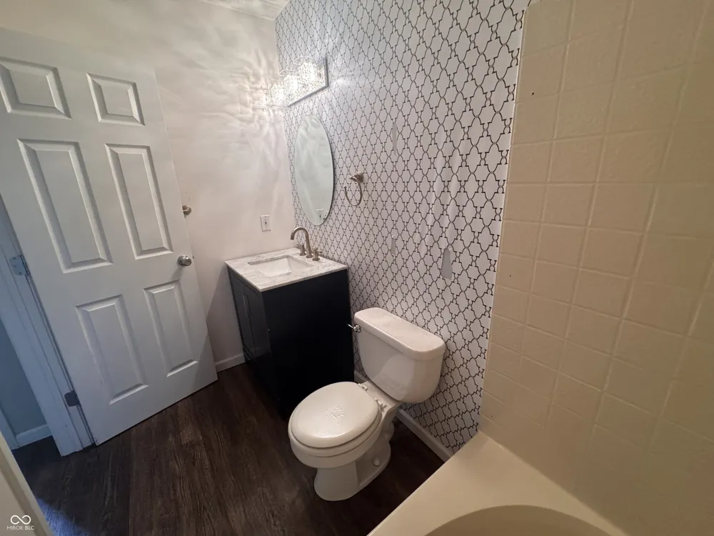 6827 Shore Island Drive Indianapolis, IN 46220