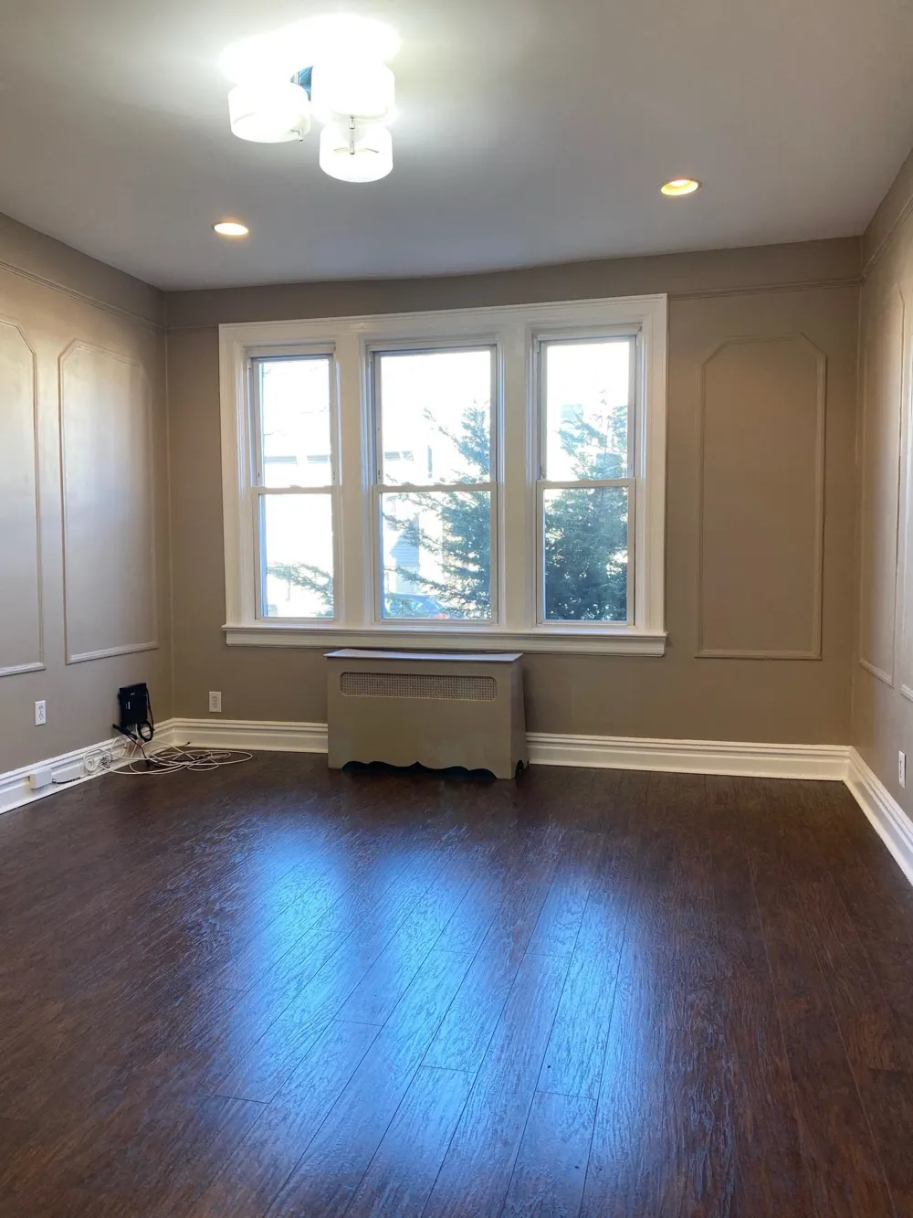 33 LONG ST Jersey City, NJ 07305