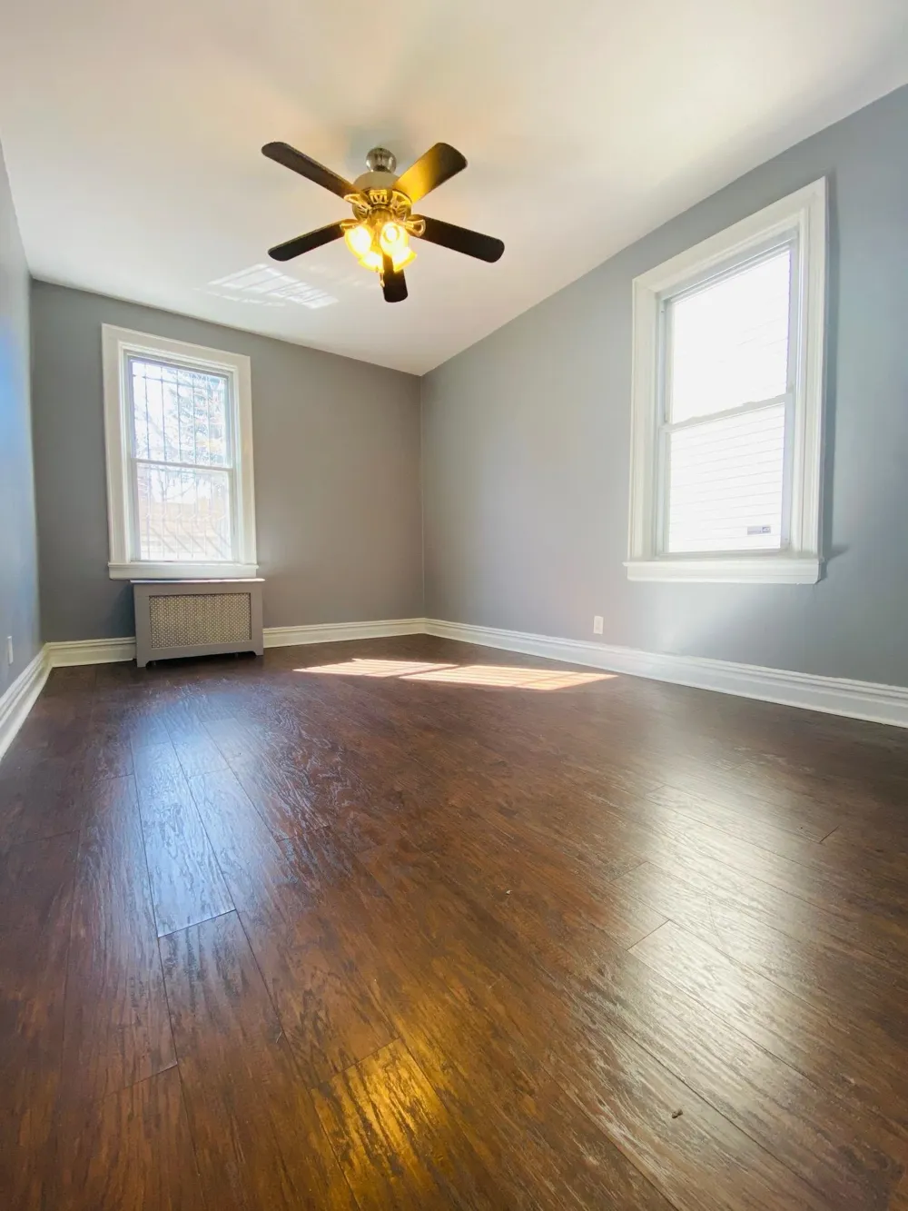 33 LONG ST Jersey City, NJ 07305